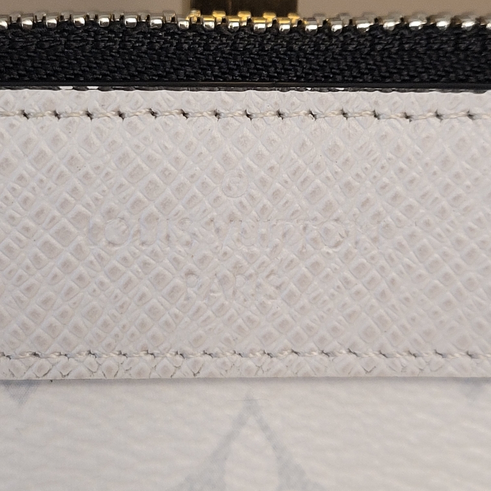 Louis Vuitton White Monogram Clutch with Silver Accents (IC chipped) - Picture 3 of 13